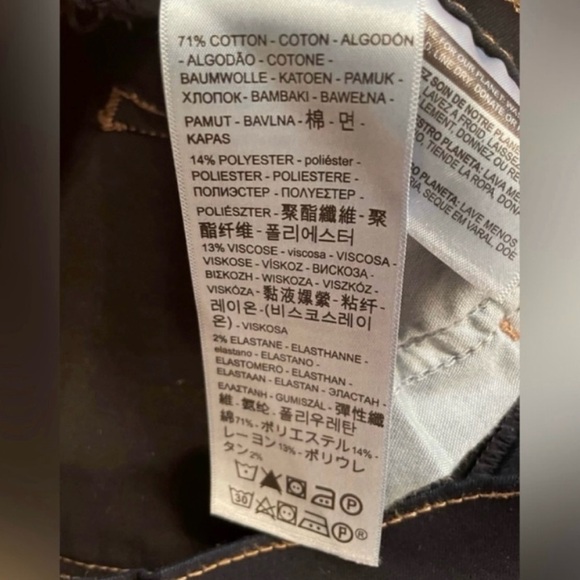 Levi's 710 Super Skinny Navy Blue Jeans. Stretch. Size 28
PERFECT CONDITION! - Picture 8 of 8